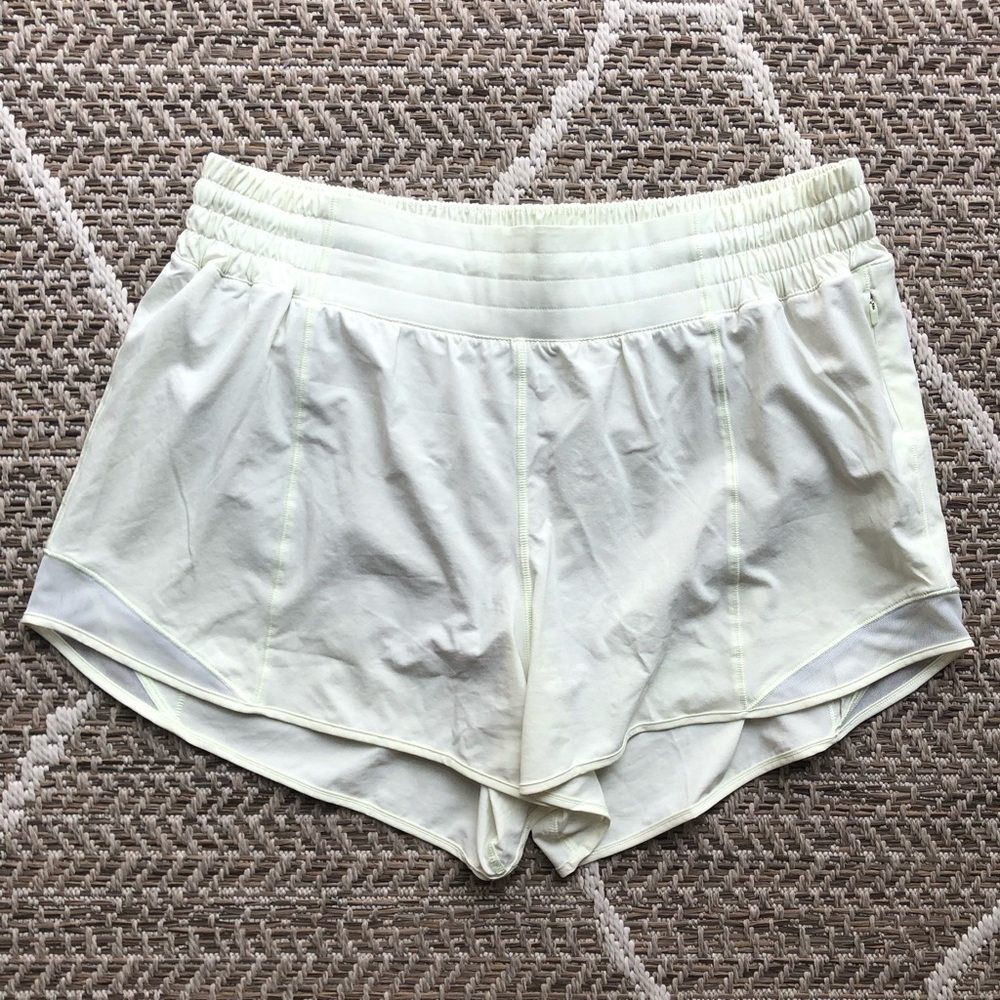 Lululemon Hotty Hot High-Rise Lined Short 4" (Size 12, Elixir)